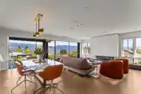 4546 LANGARA AVENUE - thumbnail 2
