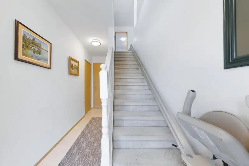 15852 100 AVENUE - photo 3 of 28
