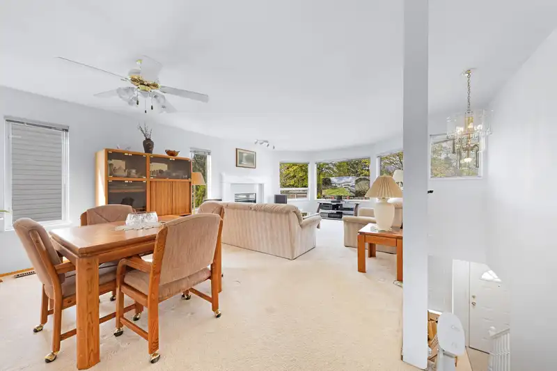 15852 100 AVENUE - photo 4 of 28