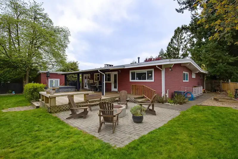 2662 SHEFFIELD WAY - photo 3 of 40