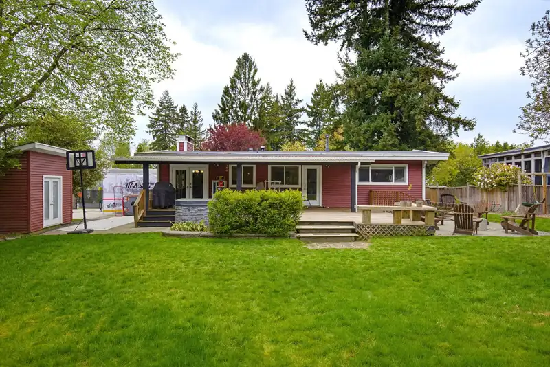2662 SHEFFIELD WAY - photo 4 of 40