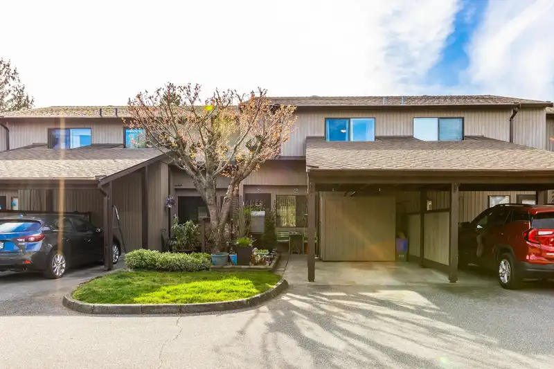 102 27044 32 AVENUE - photo 2 of 40
