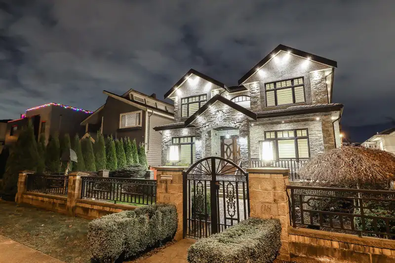 66 W 44TH AVENUE - photo 4 of 40