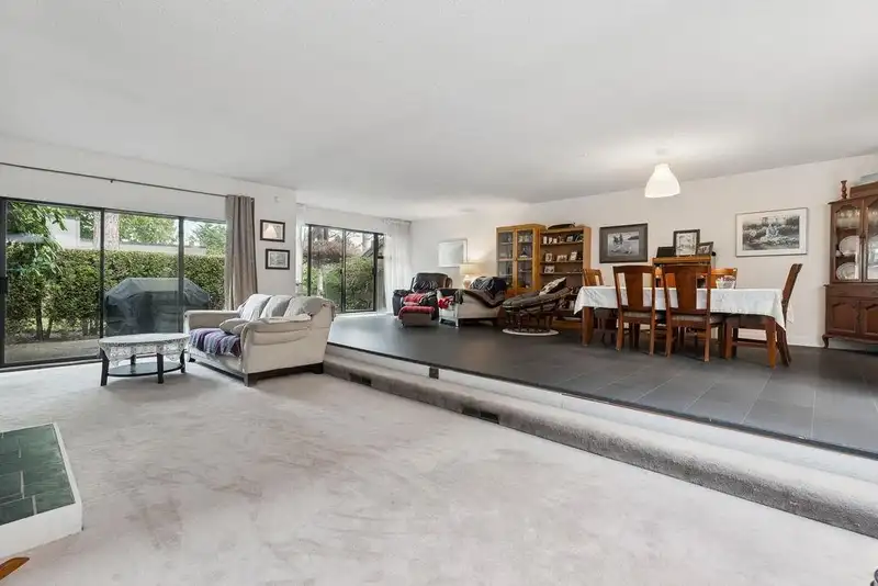6626 TURNBERRY CRESCENT - photo 3 of 26