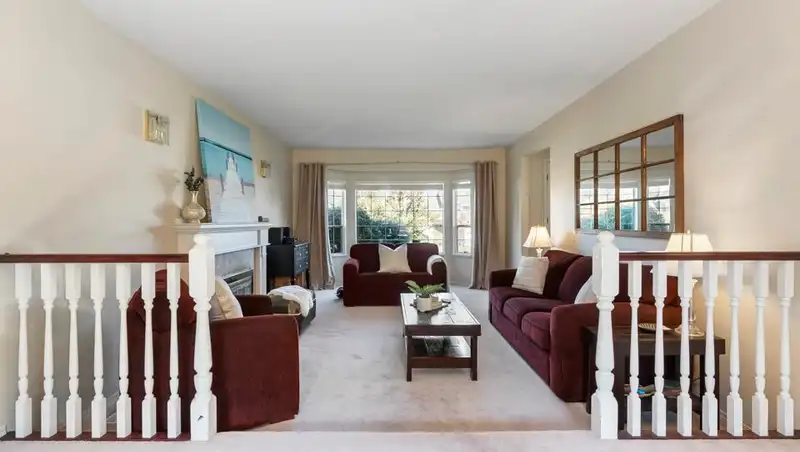 16232 87 AVENUE - photo 4 of 40