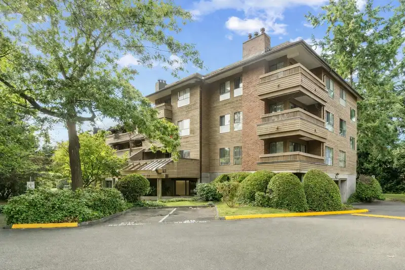 118 7431 MINORU BOULEVARD - photo 2 of 24