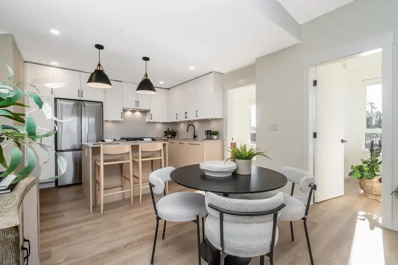 213 27218 ALDERGROVE TOWN CENTRE DRIVE - photo 1 of 40