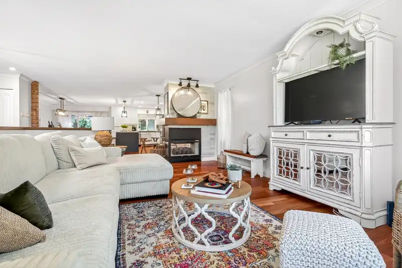 23594 108 AVENUE - photo 4 of 39