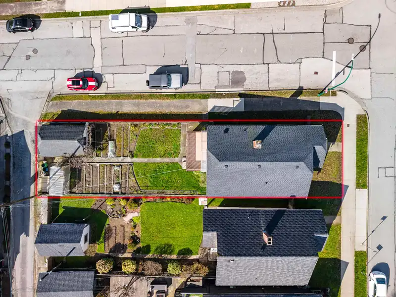 3690 DUNDAS STREET - photo 2 of 31