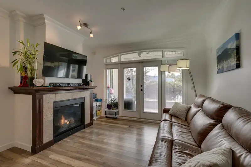 107 976 ADAIR AVENUE - photo 4 of 32