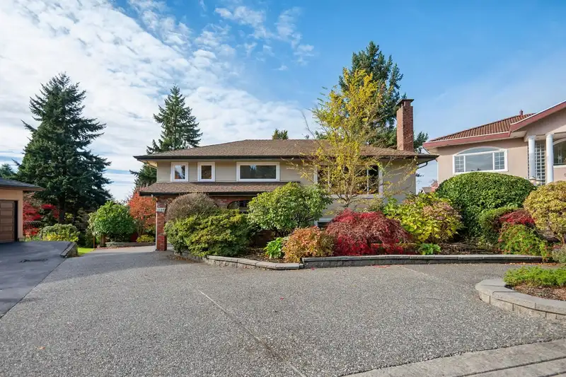 5508 CEDARDALE COURT - photo 1 of 39