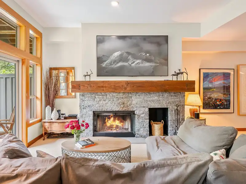 6 4668 BLACKCOMB WAY - photo 4 of 25