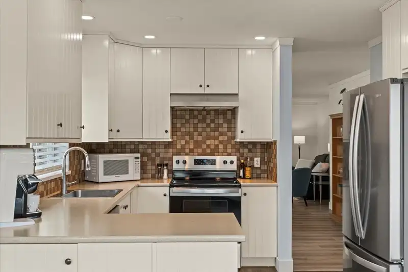 24 3380 GLADWIN ROAD - photo 4 of 35