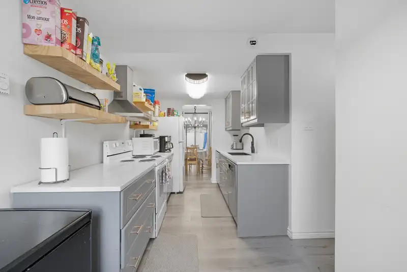 28 20307 53 AVENUE - photo 3 of 37