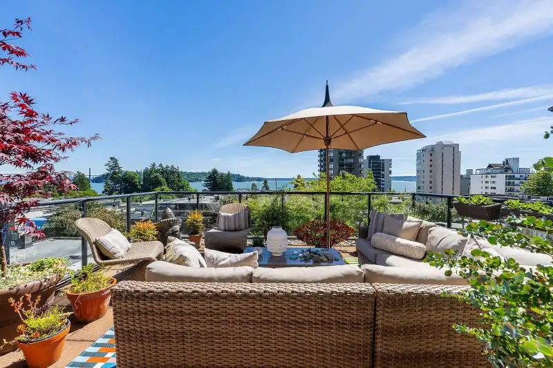 401 1765 MARINE DRIVE - photo 1 of 25