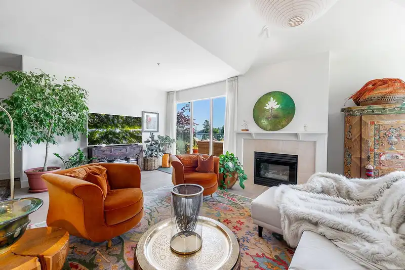 401 1765 MARINE DRIVE - photo 4 of 25