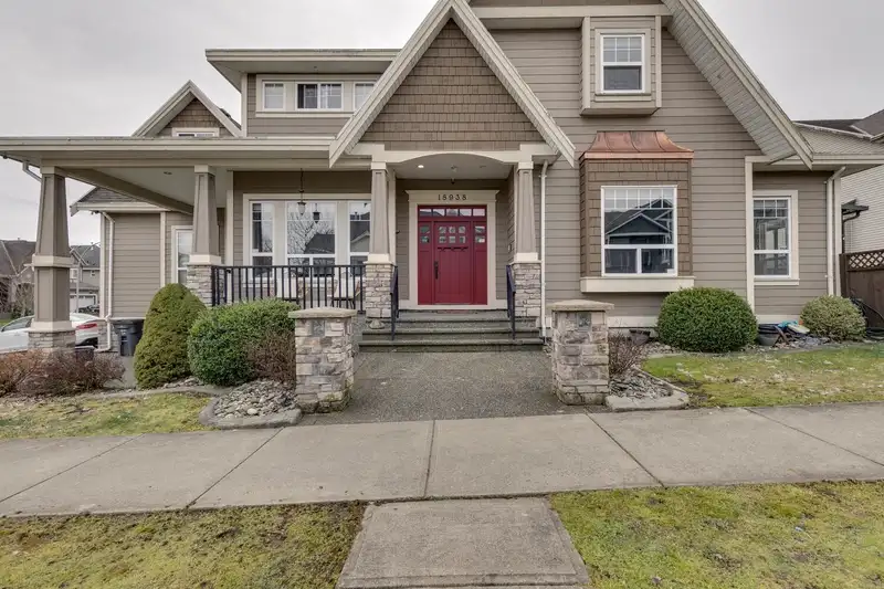 18938 54A AVENUE - photo 1 of 37