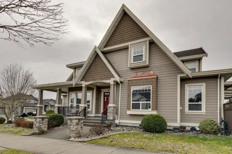 18938 54A AVENUE - photo 2 of 37