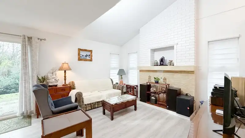7438 ECHO PLACE - photo 2 of 29