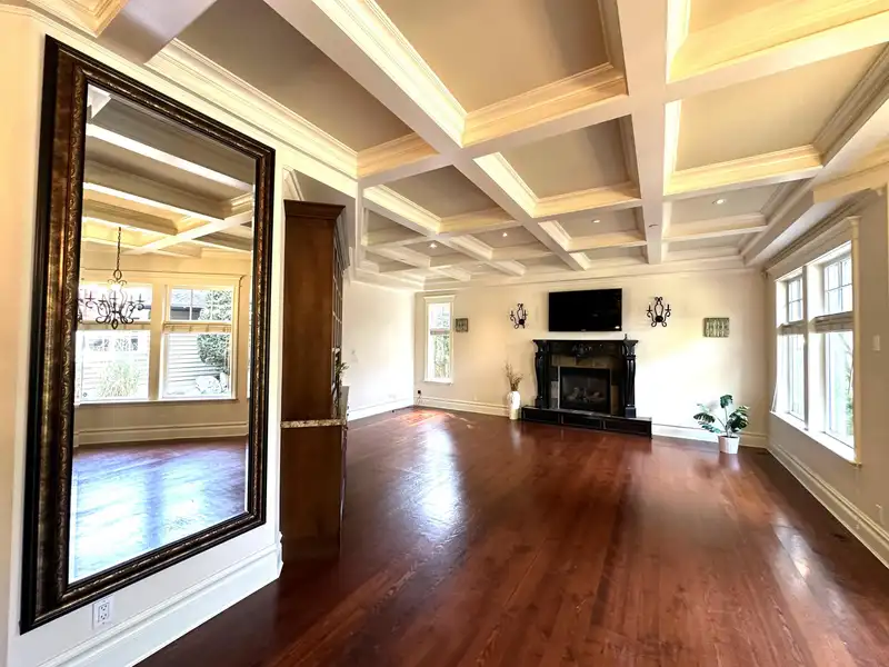2655 W 37TH AVENUE - photo 4 of 18