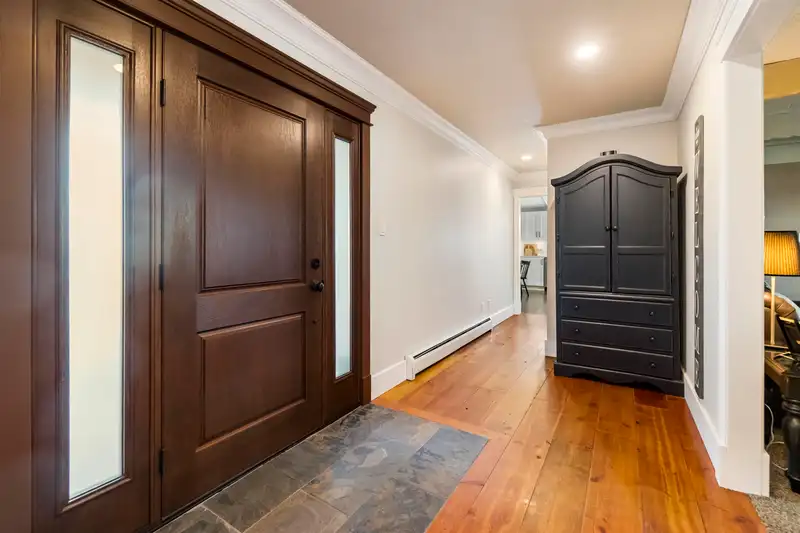 22285 64 AVENUE - photo 4 of 40