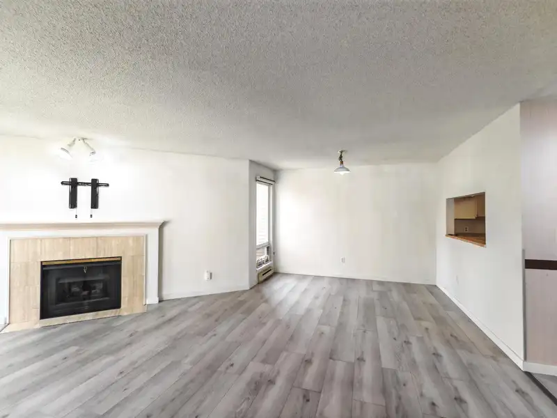 235 7451 MOFFATT ROAD - photo 4 of 20