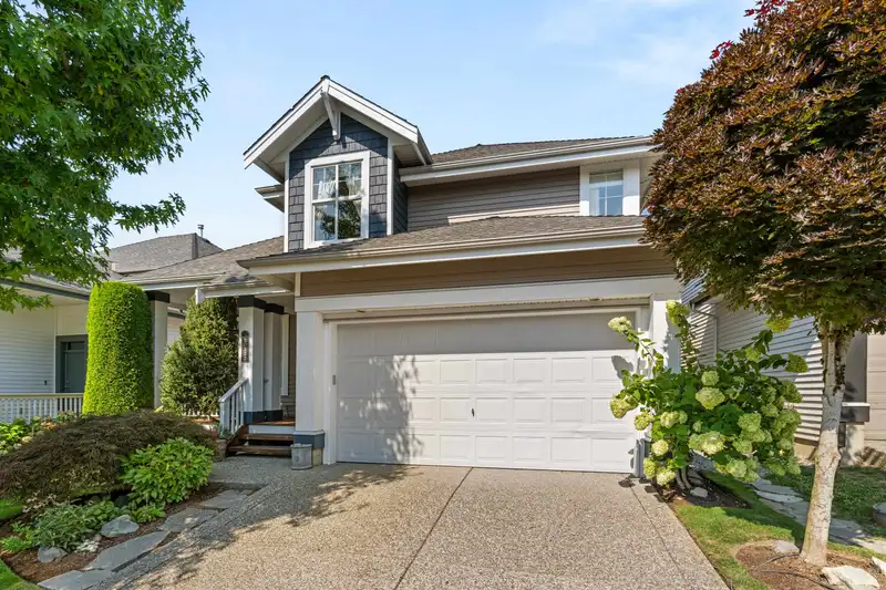 20123 69 AVENUE - photo 1 of 39