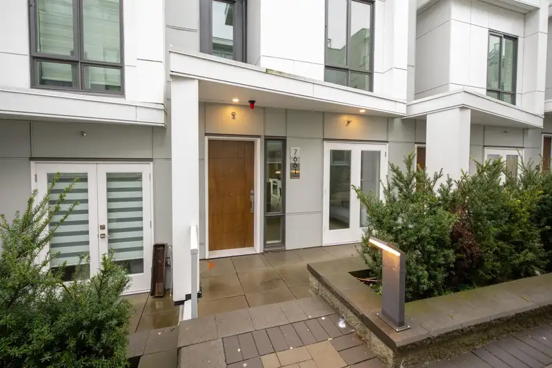 7661 GRANVILLE STREET - photo 2 of 34