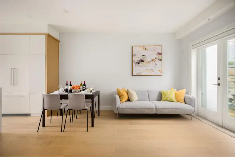 7661 GRANVILLE STREET - photo 4 of 34