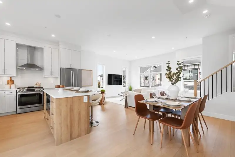 5 20645 68 AVENUE - photo 1 of 15