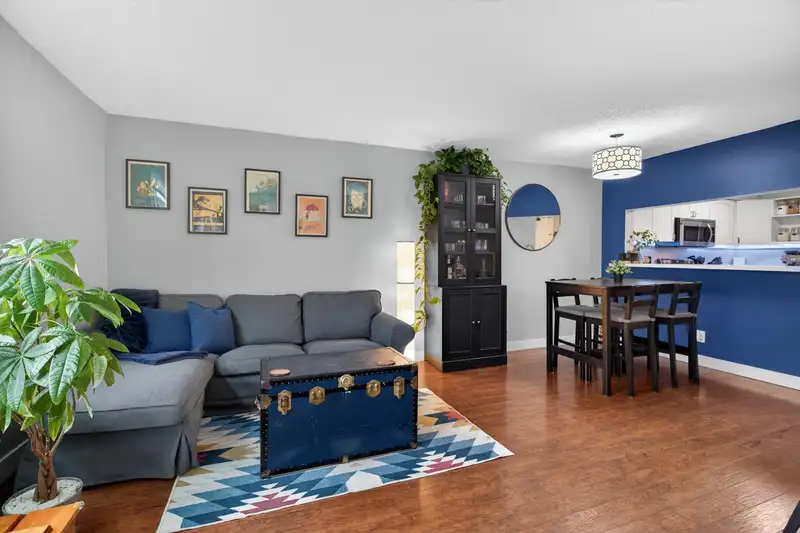 109 15272 19 AVENUE - photo 2 of 36