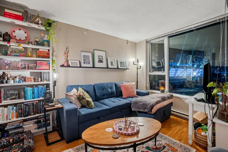 1901 33 SMITHE STREET - photo 3 of 40