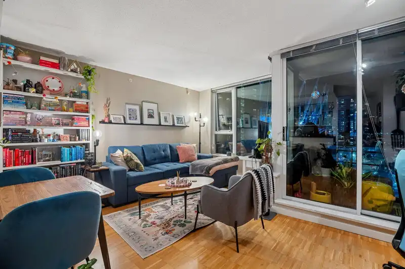 1901 33 SMITHE STREET - photo 4 of 40