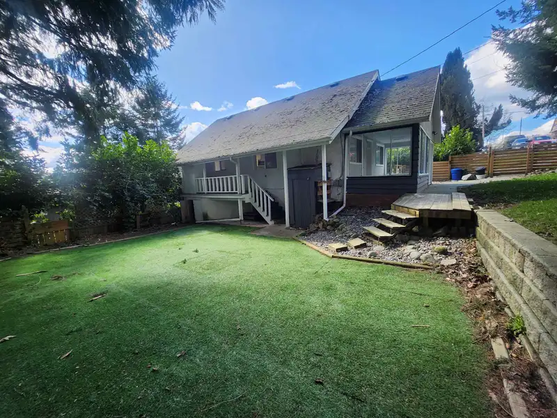 33186 3RD AVENUE - photo 1 of 22