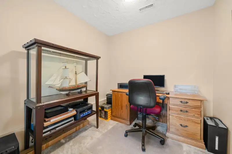 21178 93 AVENUE - photo 3 of 35
