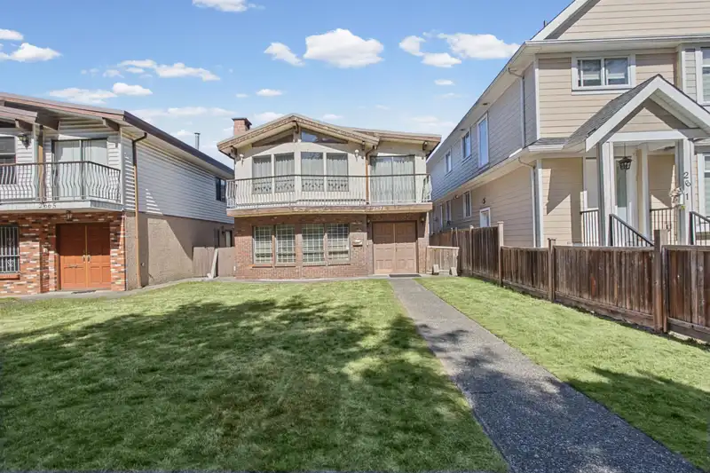 2671 E 41ST AVENUE - photo 2 of 23