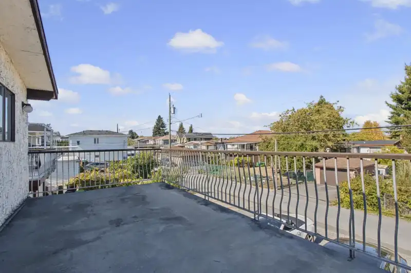 2671 E 41ST AVENUE - photo 3 of 23