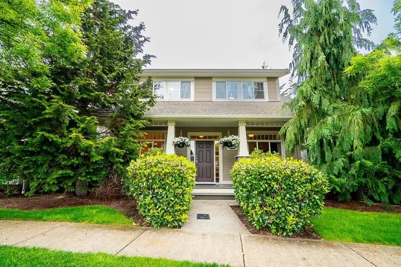 36086 SHADBOLT AVENUE - photo 1 of 39