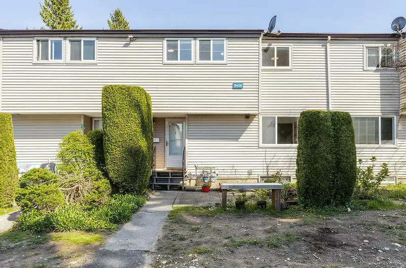 45 3425 E 49TH AVENUE - photo 3 of 31