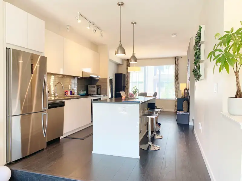 46 5550 ADMIRAL WAY - photo 4 of 33