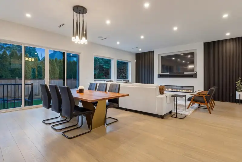 13125 14 AVENUE - photo 3 of 40