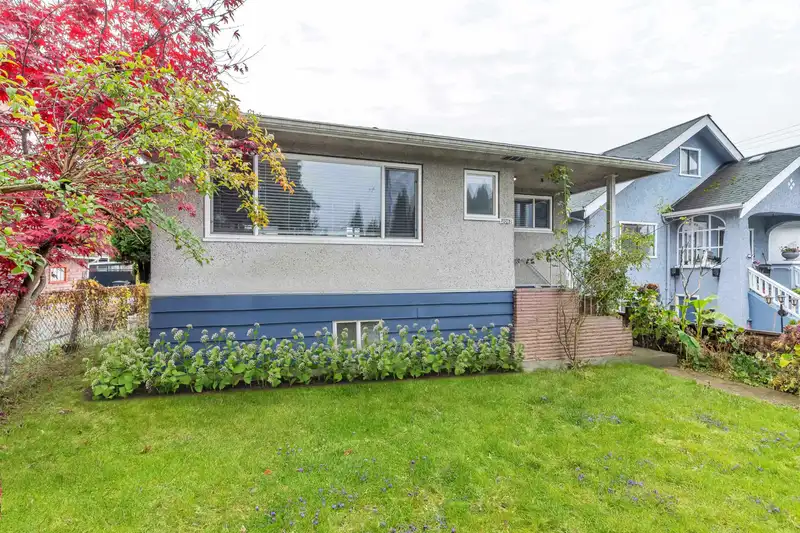 2052 E 41ST AVENUE - photo 1 of 20