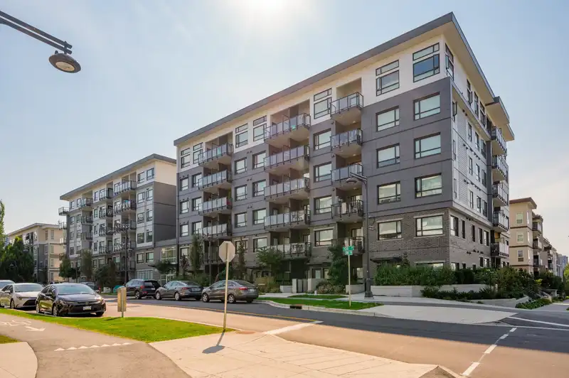 209 10777 138 STREET - photo 2 of 40