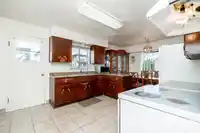 343 PEMBINA STREET - thumbnail 8