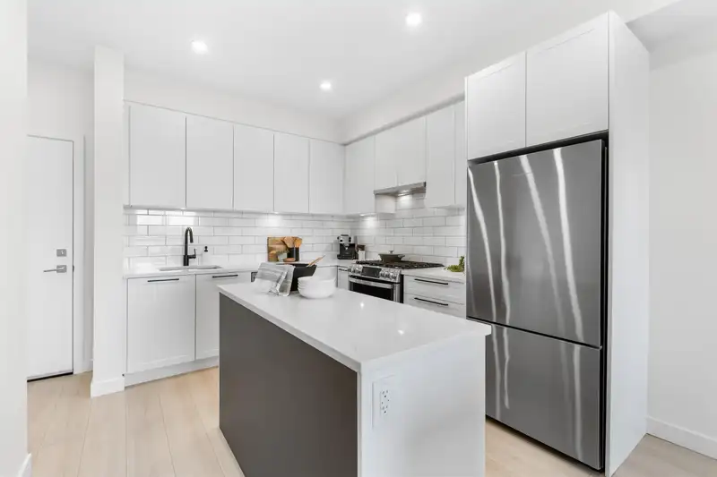 610 32174 GEORGE FERGUSON WAY - photo 3 of 7
