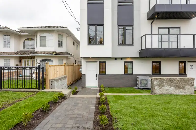 3 7353 12TH AVENUE - photo 3 of 40