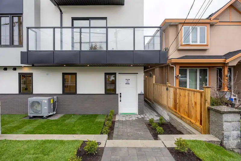 3 7353 12TH AVENUE - photo 4 of 40