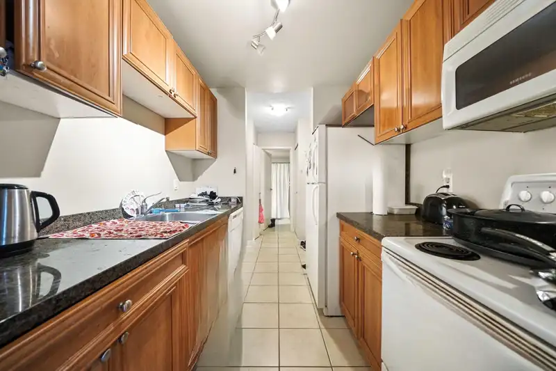 3 1870 E SOUTHMERE CRESCENT - photo 4 of 6