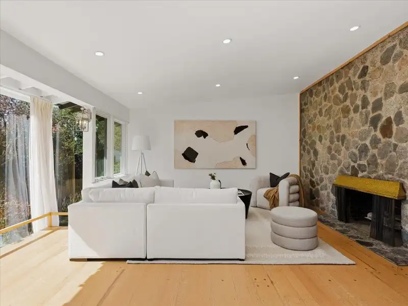 1650 MATHERS AVENUE - photo 3 of 39