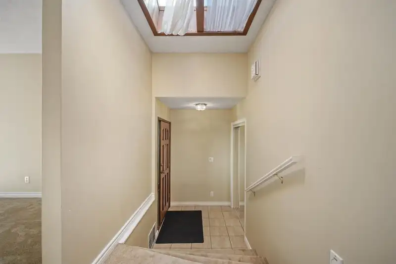 13081 61 AVENUE - photo 3 of 27